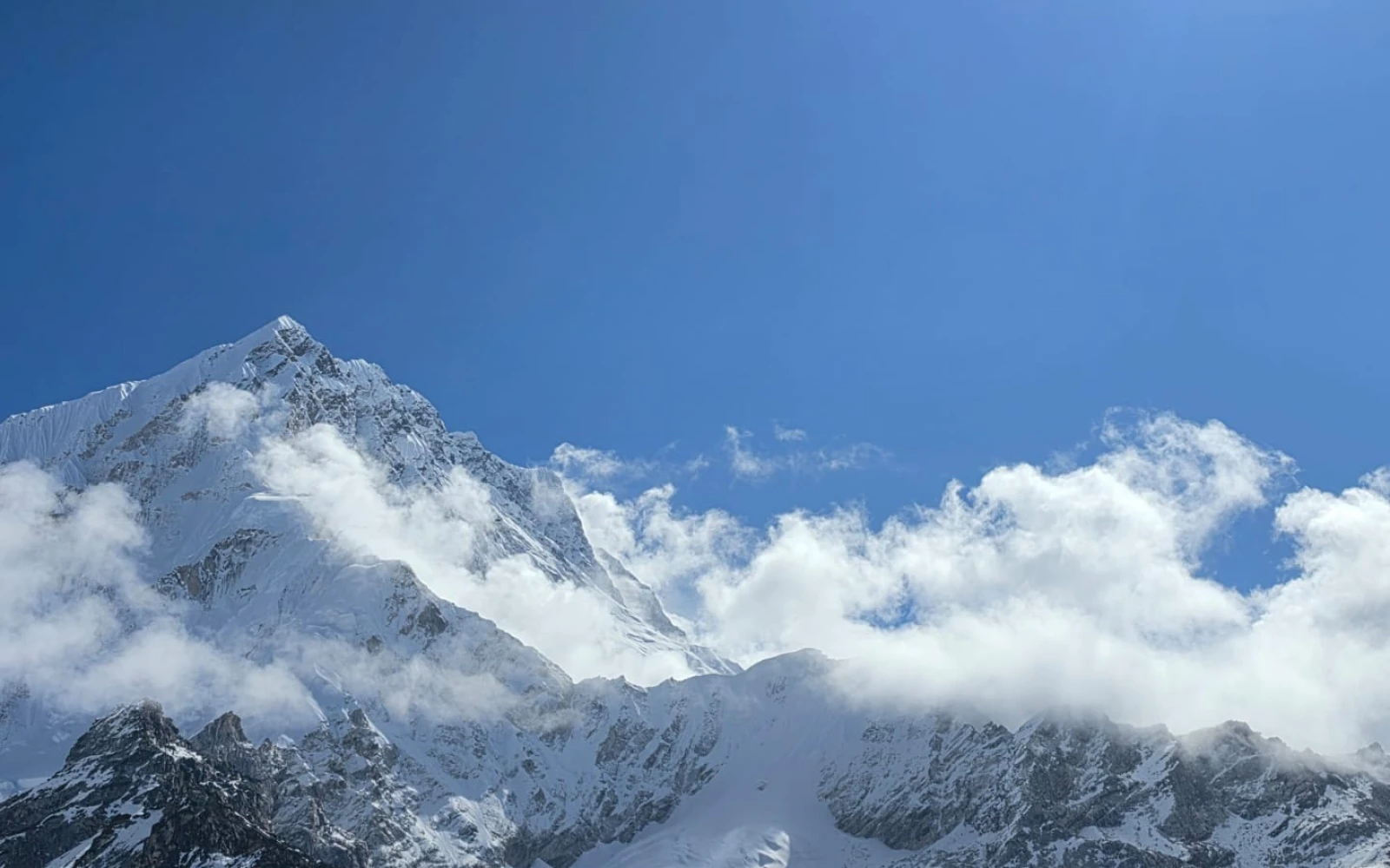 Everest Base Camp Trek for Beginners: Guide & Tips